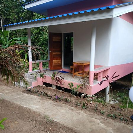 Pineapple Gardens Hotel Ko Kut Bagian luar foto